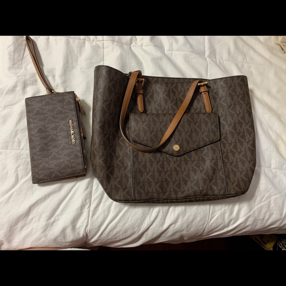 Micheal Kors tote with Matching wallet